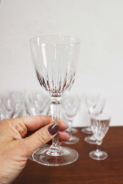 Set van 12 kristallen wijnglazen. Vintage glazen, rood en wit