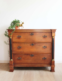 Antieke houten (eiken?)  ladekast. Empire stijl vintage kast / commode