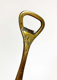 Vintage messing tafelbel met  flesopener. Goudkleurige opener met bel.