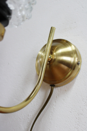 Goudkleurig vintage wandlampje met glazen kap. Hollywood Regency stijl  lamp