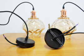 Set van 2 vintage hanglampjes van gebobbeld glas. Retro lampen met nieuw snoer