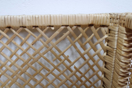 Rotan vintage kast  met planken.  Rieten Boho Wabi Sabi kastje