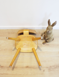 Houten vintage schoolstoeltje - Schilte. Retro kleuter / peuter stoel