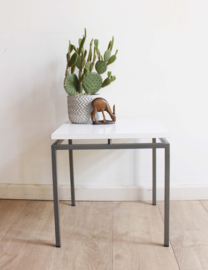Vitage bijzettafel met wit blad, Stiemsma? Retro design tafeltje