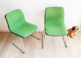 Set groene vintage stoelen, Hajime Oonishi. Retro design Spirit stoel voor Houtoku/Artifort