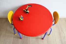 Vintage kindertafel met 2 stoeltjes - Puzzle - IKEA. Retro tafel - Memphis stijl.