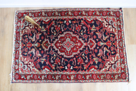 Kleurrijk handgemaakt vloerkleed. Roze vintage tapijtje / deur / badmat