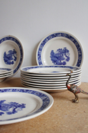 Grote set aardewerk borden, Boch La Louviere. Blauw/wit  vintage servies