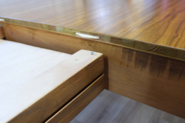 Enorm grote houten vintage eettafel. XXL uitschuifbare retro tafel.