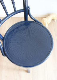 3 houten vintage stoelen, Thonet stijl. Set antieke cafe stoeltjes