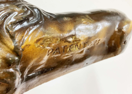 Groot gipsen honden beeld. Vintage herdershond beeldje