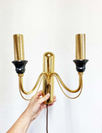 Goudkleurig vintage wandlampje met kaarsjes. Antieklook 'kaars' lampje