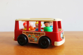 Vintage minibus van Fisher Price -1988. Retro speelgoed busje met 5 poppetjes