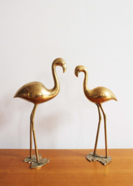 Set van 2 messing flamingo's . Goud kleurige vintage vogel beelden.