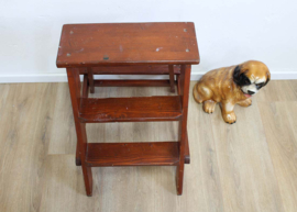 Houten vintage trapje. Antiek look kruk / opstapje