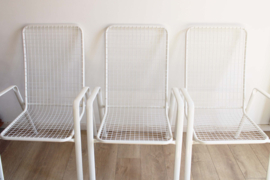 Set van 3 witten vintage tuinstoelen. Metalen retro stoelen