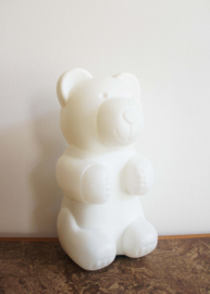 Witte retro Gummy Bear lamp. Vintage tafellamp in beertjes vorm.