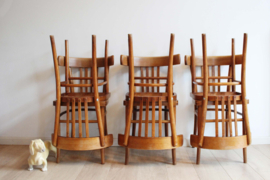 6 houten vintage cafe stoelen. Set retro stoeltjes.