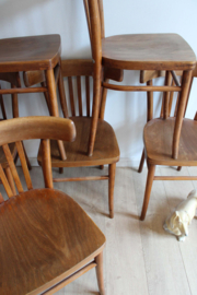6 houten vintage cafe stoelen. Set retro stoeltjes.