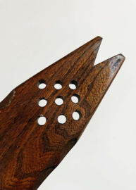 Houten brutalist wandkapstok. Vintage plantenhaak