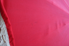Grote vintage parasol uit de seventies. Retro zonnescherm