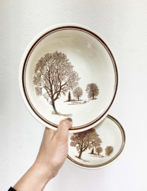 Twee aardewerk vintage schaaltjes met bomen. 2 retro kommetjes / borden