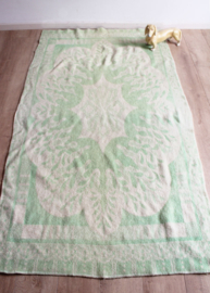 Mint groene wollen vintage deken. Eenperssons retro sprei - 113 x 24 cm.