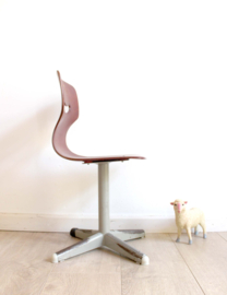 Vintage schoolstoel, Smiley - Adam Stegner. Industrieel retro stoeltje