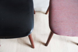 Set van 2 teakhouten vintage stoelen - Wébé? Mid Century etro design stoelen.