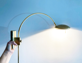 Goudkleurige vintage booglamp . Retro design halogeen lamp - Steinhauer