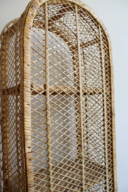 Klein vintage rotan kastje. Rieten Boho kast voor op de kinderkamer