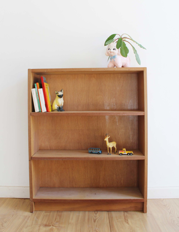 investering Televisie kijken Attent Klein houten vintage boekenkastje. Retro kast met planken. | *-Sold-* |  Flat Sheep
