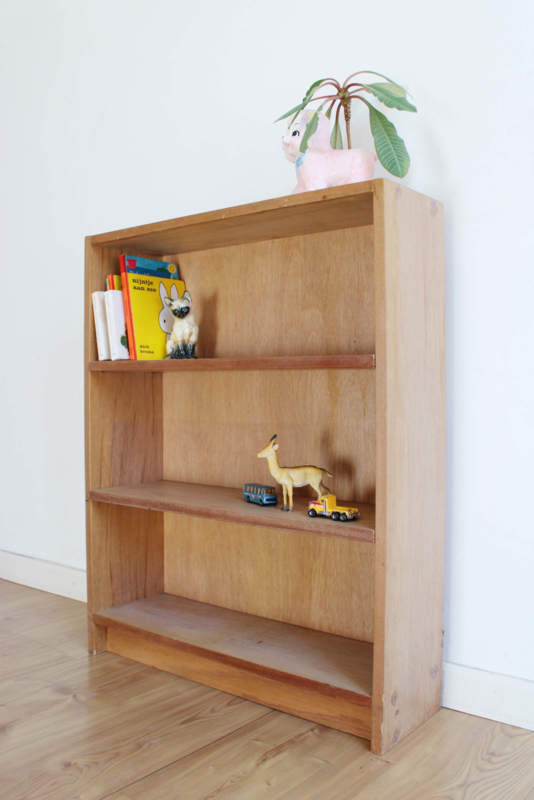 China mouw historisch Klein houten vintage boekenkastje. Retro kast met planken. | *-Sold-* |  Flat Sheep
