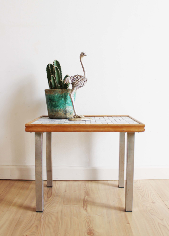 Site lijn ontsnappen uitroepen Vintage tafeltje met tegeltjes blad. Retro plantentafel/bijzettafel | Tafels  | Flat Sheep
