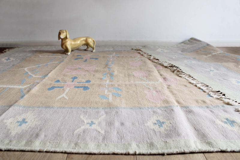 Vintage Kelim vloerkleed. Pastel-kleurig Perzisch tapijt/Bohemien kleed.