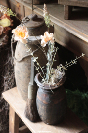 Nepalese kruik met gratis bos veldbloemen *cappuccino* nr. 35