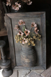 Lijst met kruik ‘vintage black’ / compleet met zijdebloemen