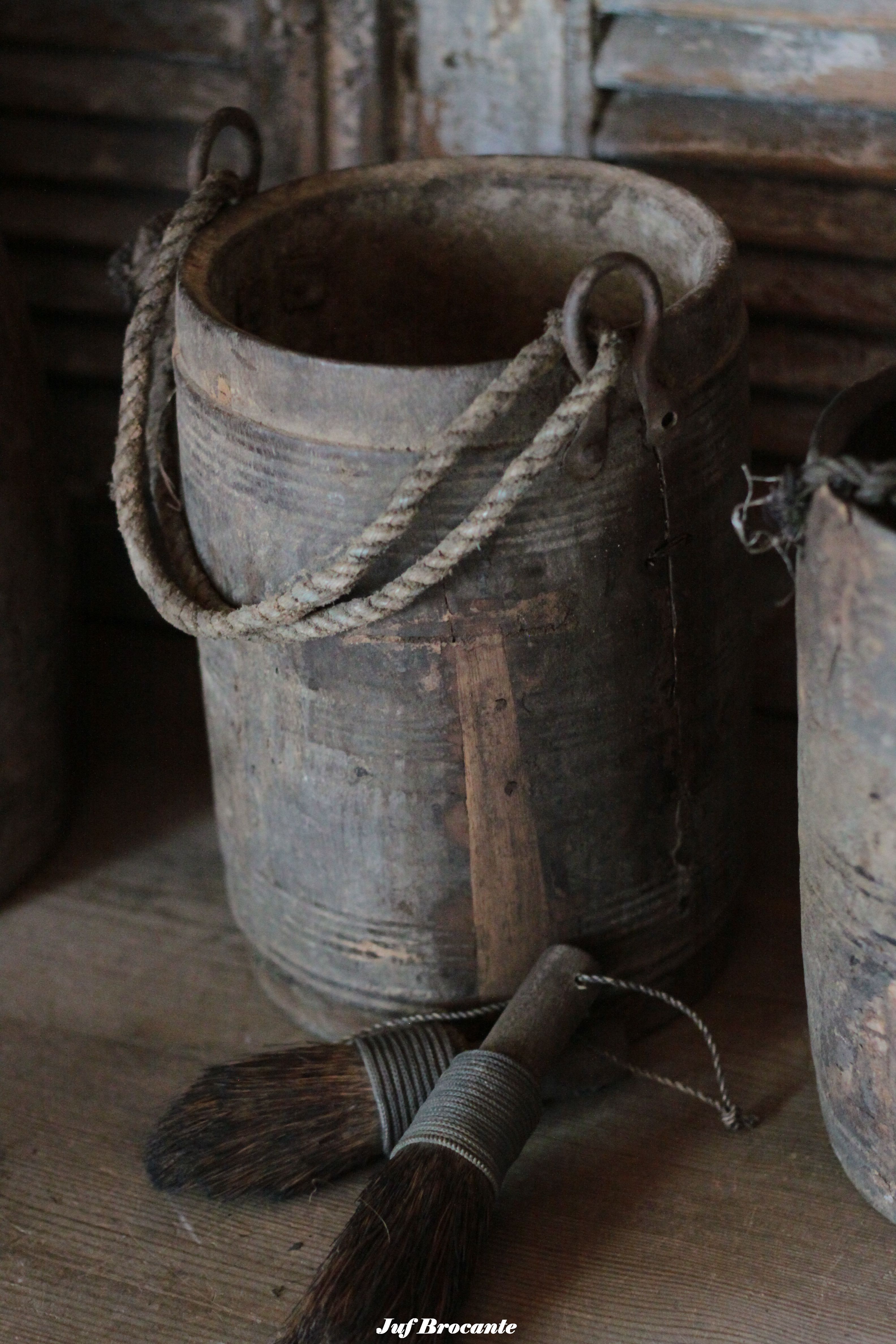 Nepalese emmer met hengsel nr. 1