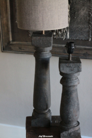 Baluster massief hout met cementfinish matzwart