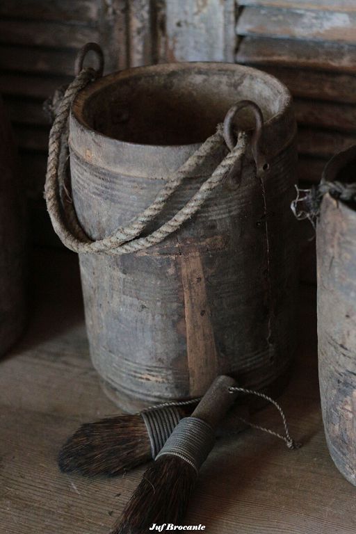 Nepalese emmer met hengsel nr. 1