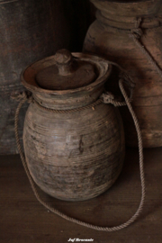 Nepalese kruik /Nepalese pot met deksel nr. 29