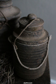 Nepalese kruik /Nepalese pot met deksel nr. 12