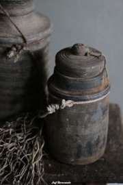 Nepalese kruik /Nepalese pot met deksel nr. 25
