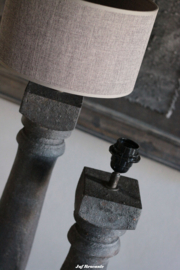 Baluster massief hout met cementfinish matzwart