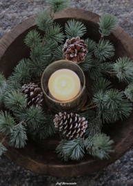 Larix krans met windlicht