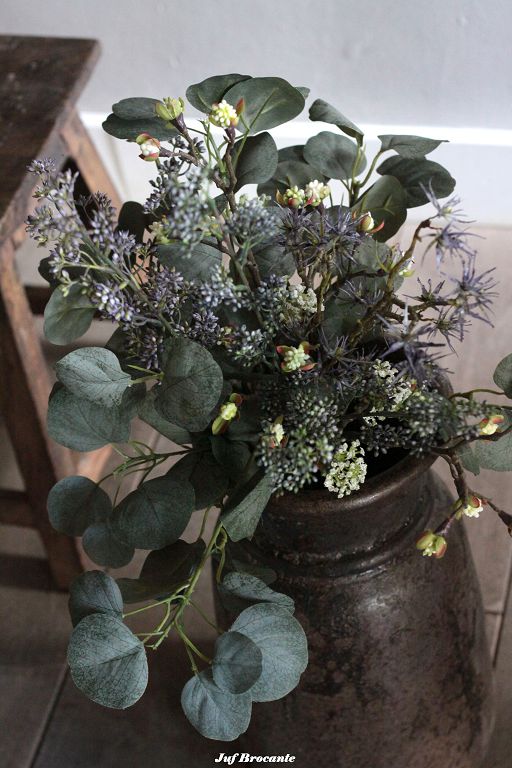 Lange tak eucalyptus (kunst) met vol blad