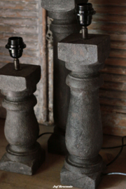 Baluster massief hout met cementfinish matzwart