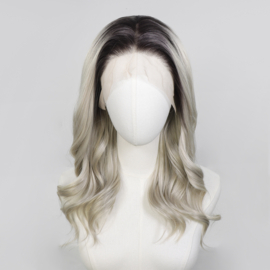 Luxe Synthetische Lace Front Pruik - Khloe Waves (donkere uitgroei met ijzig blond)