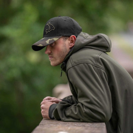 Avid Carp Pet Black & Camo Cap