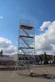 Dubbele leuning 250 buitenzijde t.b.v. steigertrap